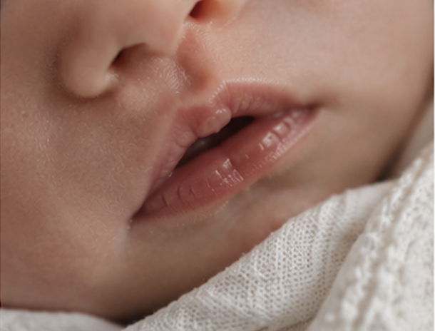 Portfolio-Aufnahme eines liebevollen Familienshootings
